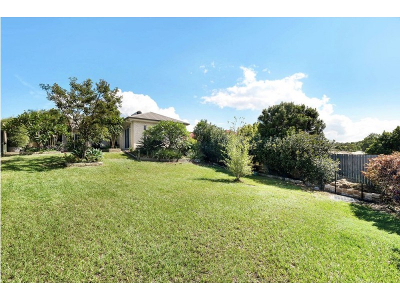 10 Burns Parade, Kallangur QLD 4503
