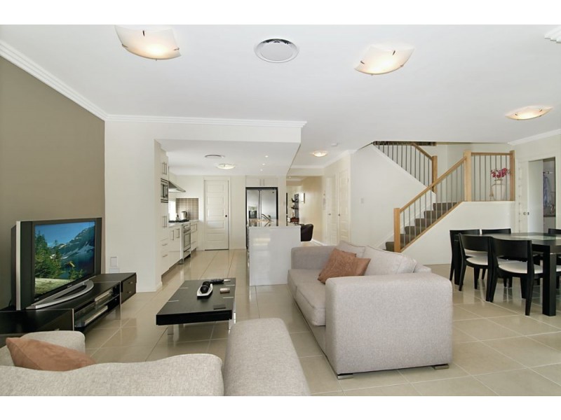 8 Els Court, North Lakes QLD 4509