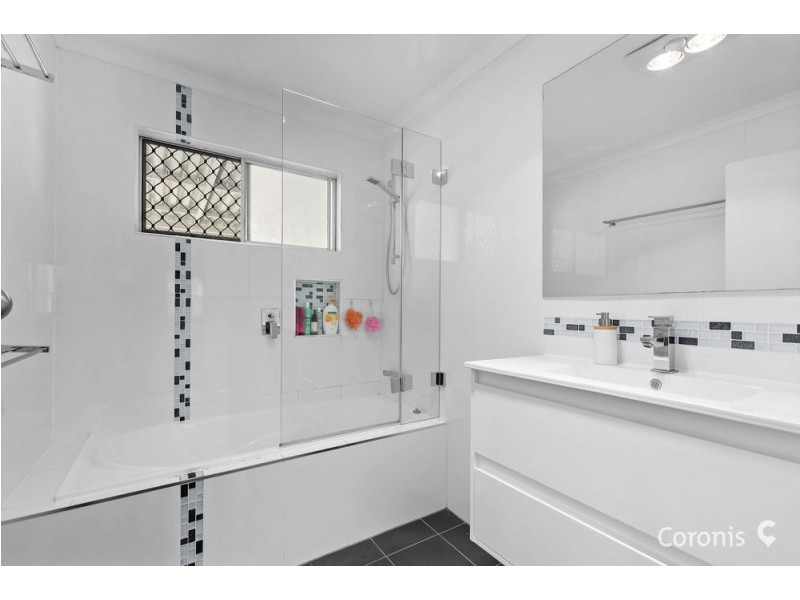 18 Sylvester Drive, Kallangur QLD 4503