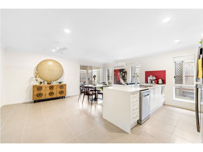 14 Cooloola Crescent, North Lakes QLD 4509