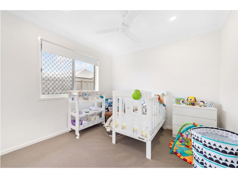 14 Cooloola Crescent, North Lakes QLD 4509