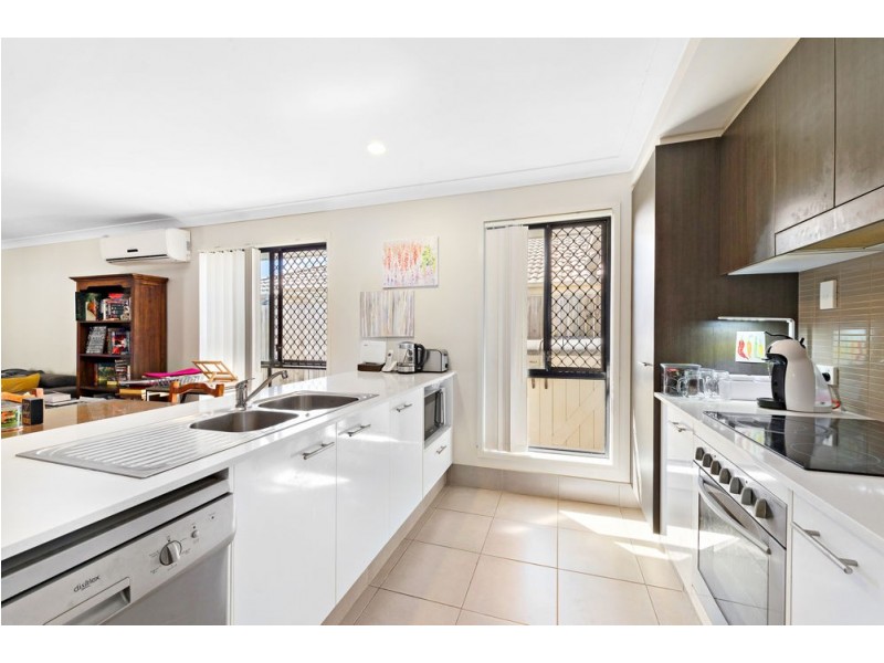 100 Mackintosh Drive, North Lakes QLD 4509