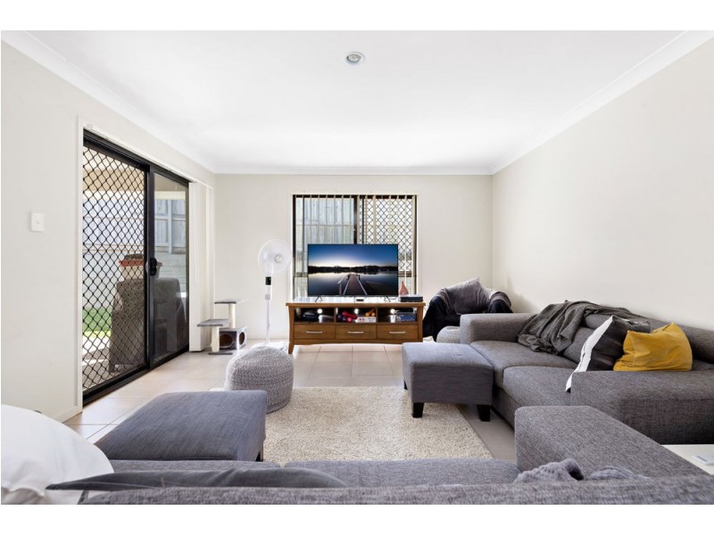 100 Mackintosh Drive, North Lakes QLD 4509