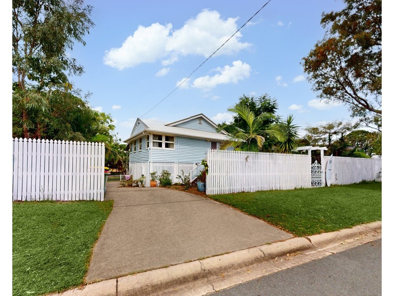 31 Bishop Road, Beachmere QLD 4510