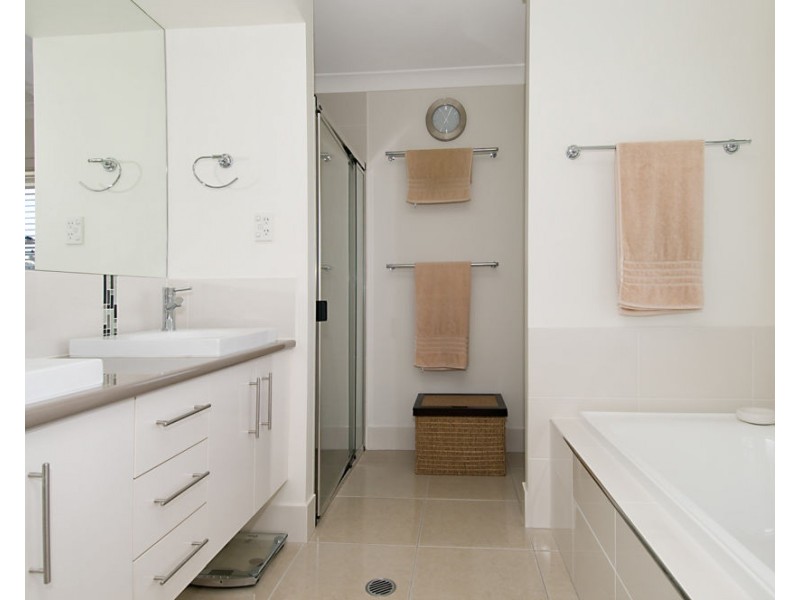 8 Els Court, North Lakes QLD 4509