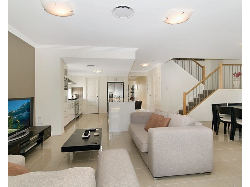 8 Els Court, North Lakes QLD 4509
