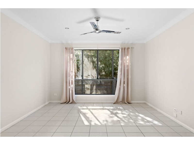 11 Dotterel Crescent, North Lakes QLD 4509