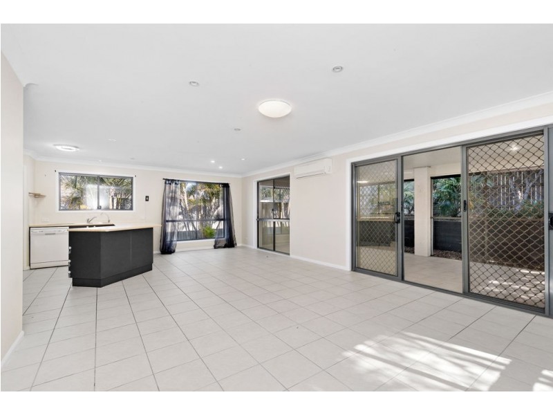 11 Dotterel Crescent, North Lakes QLD 4509