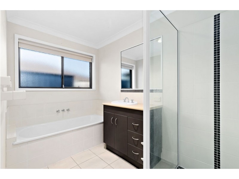 11 Dotterel Crescent, North Lakes QLD 4509