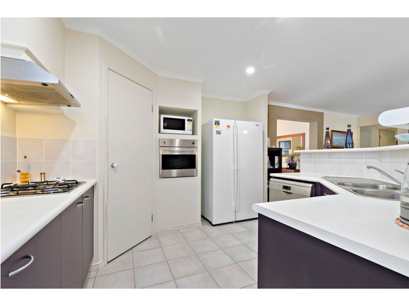 9 Albatross Close, North Lakes QLD 4509