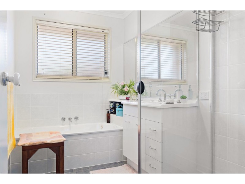 9 Albatross Close, North Lakes QLD 4509