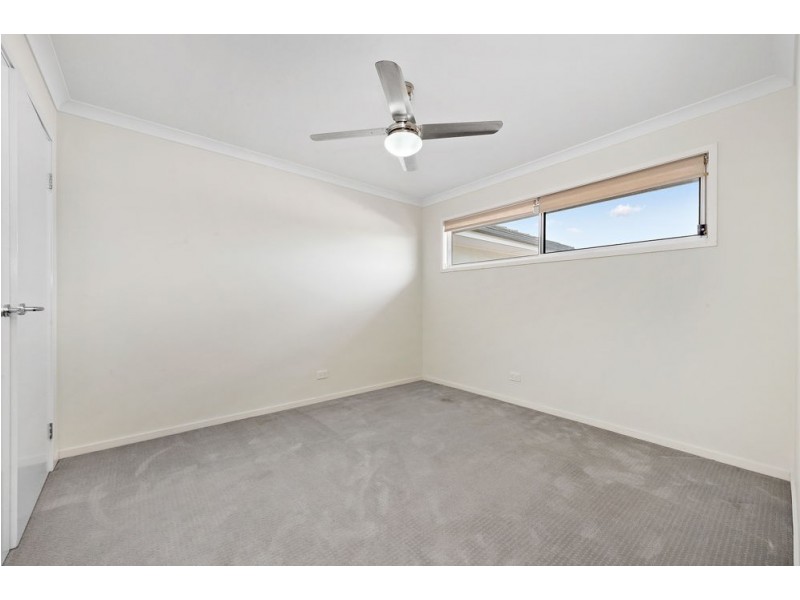 32 Echidna Parade, North Lakes QLD 4509