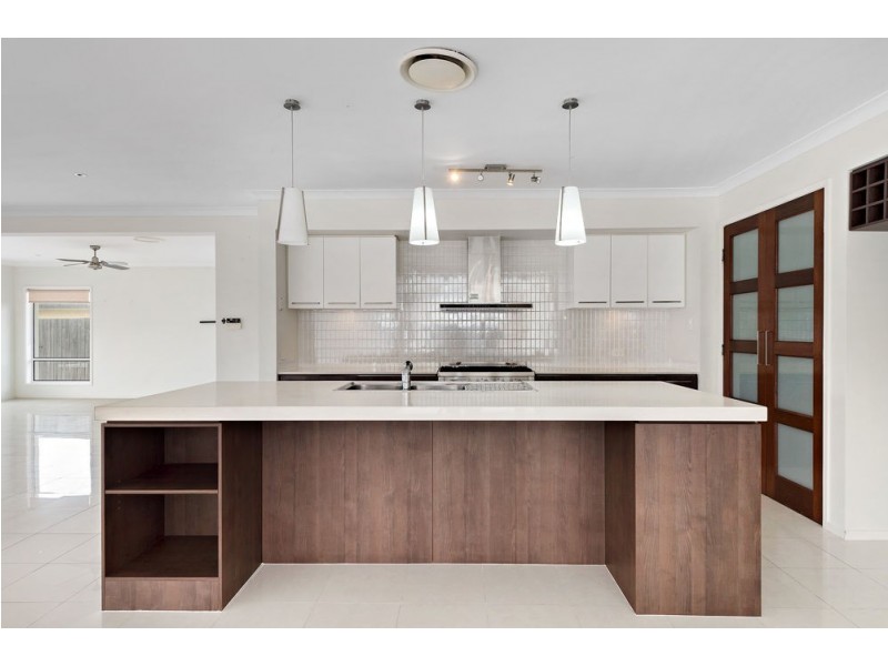 32 Echidna Parade, North Lakes QLD 4509