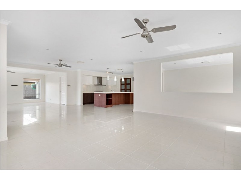 32 Echidna Parade, North Lakes QLD 4509