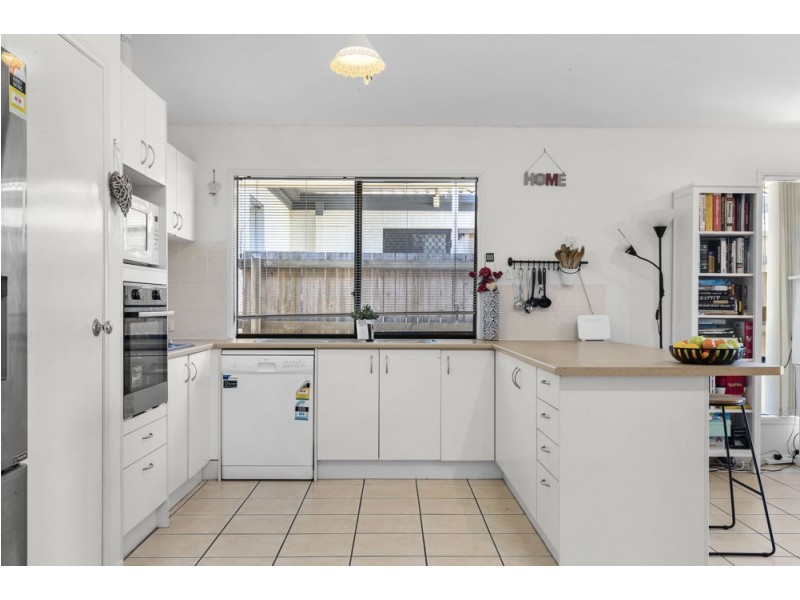 14 Whitfield Crescent, North Lakes QLD 4509