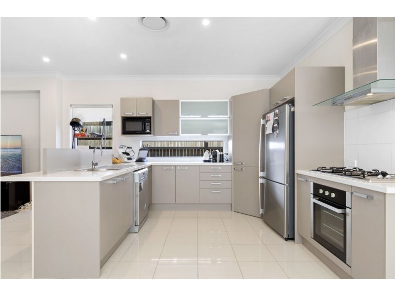 8 Glider Street, North Lakes QLD 4509