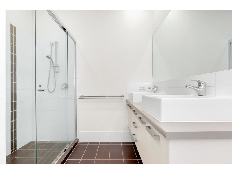 8 Glider Street, North Lakes QLD 4509