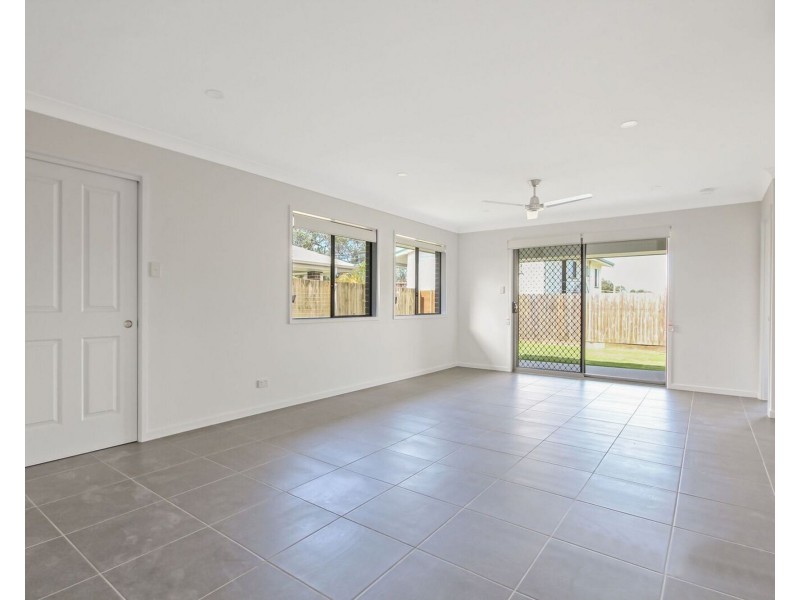 2/5 Whitehaven Street, Burpengary QLD 4505