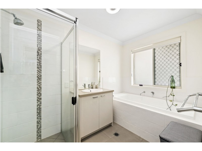 20 Mayfair Crescent, Kallangur QLD 4503