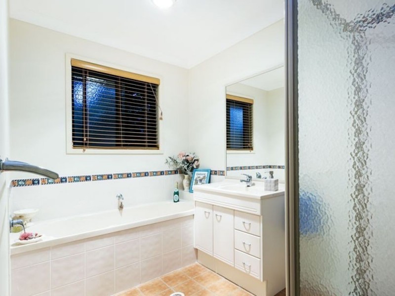 24 Raffindale Avenue, Dakabin QLD 4503