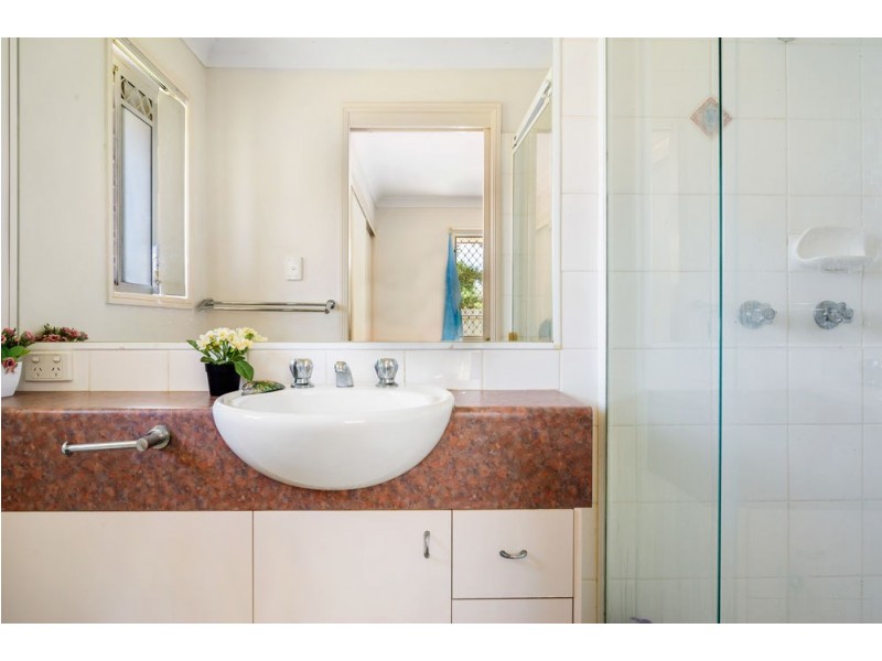 1 Esk Place, Kallangur QLD 4503