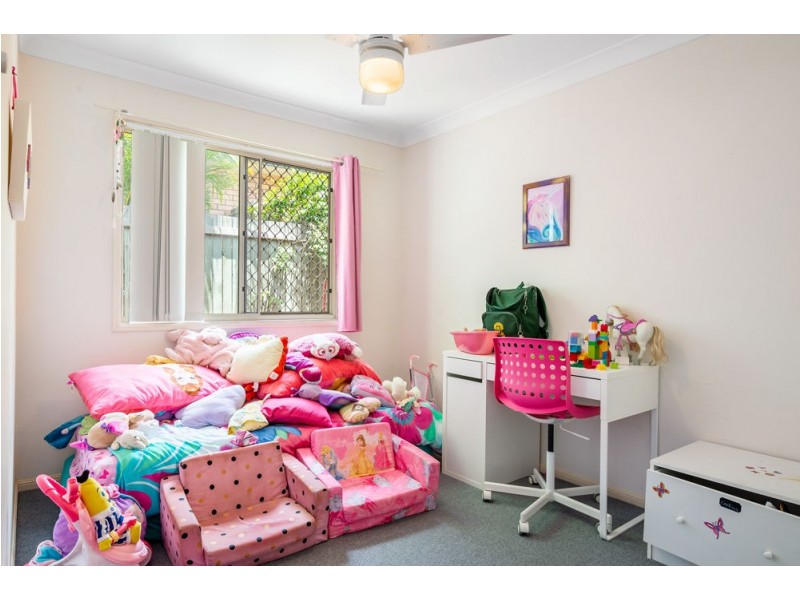 1 Esk Place, Kallangur QLD 4503