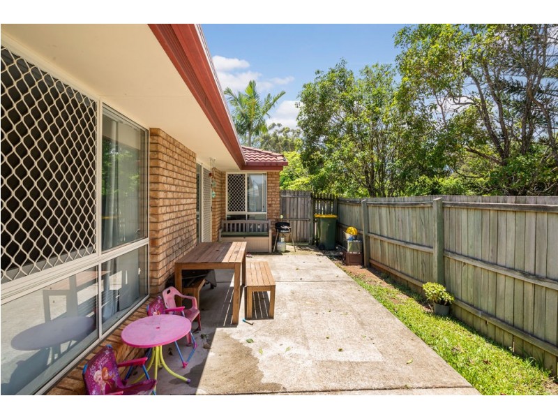 1 Esk Place, Kallangur QLD 4503