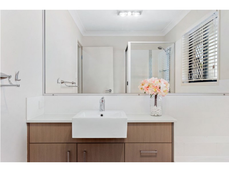 10 Aniseed Crescent, Griffin QLD 4503