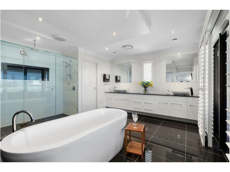 4 Gordon Crescent, Mango Hill QLD 4509