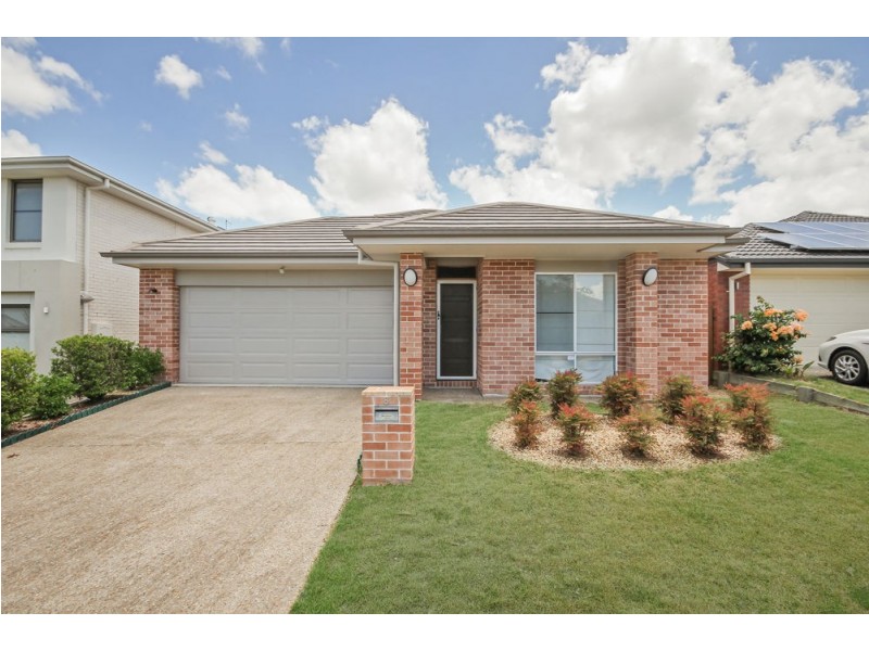 8 Ravensbourne Crescent, North Lakes QLD 4509