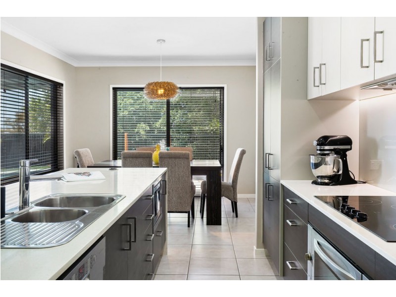 12 Hirsch Court, North Lakes QLD 4509