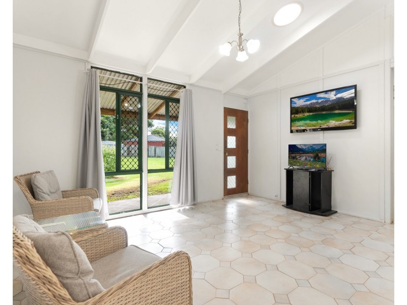 16 Twin View Road, Elimbah QLD 4516