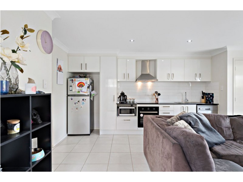 27 Lorikeet Parade, Dakabin QLD 4503