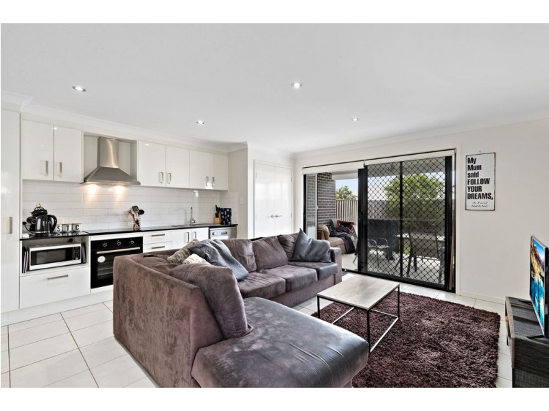 27 Lorikeet Parade, Dakabin QLD 4503