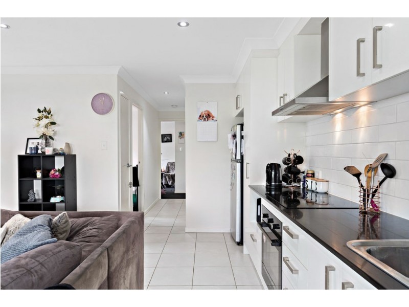 27 Lorikeet Parade, Dakabin QLD 4503