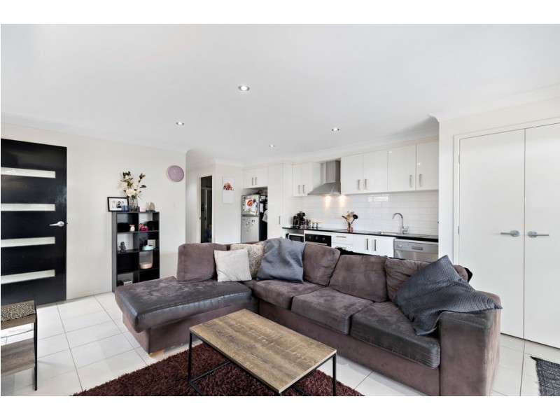 27 Lorikeet Parade, Dakabin QLD 4503