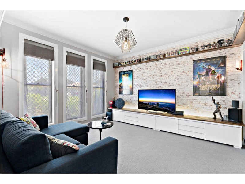 10 Burns Parade, Kallangur QLD 4503