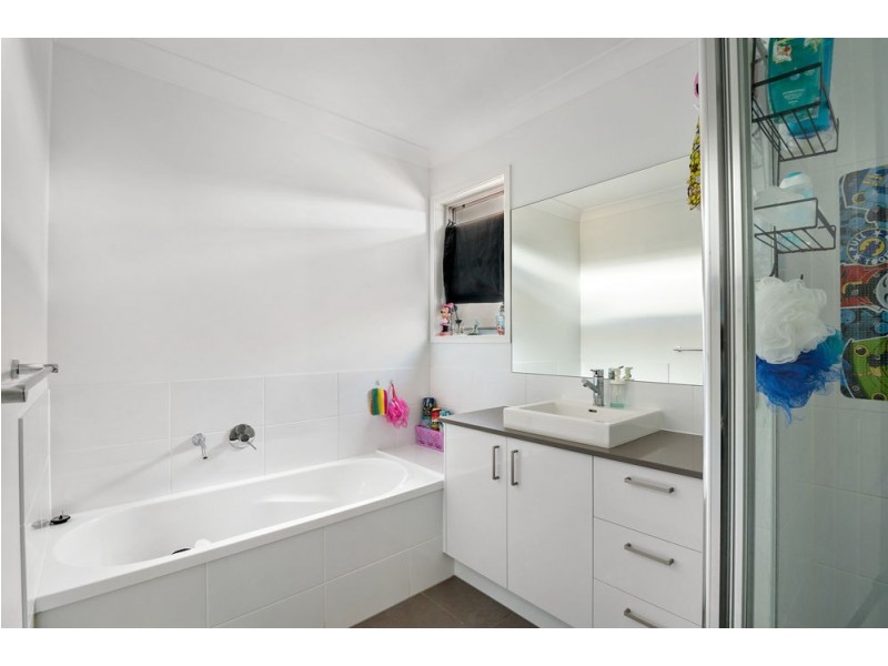 3 Ron Grant Lane, Caboolture South QLD 4510