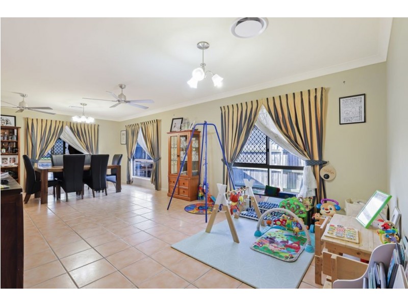 6 Karaman Court, Dakabin QLD 4503