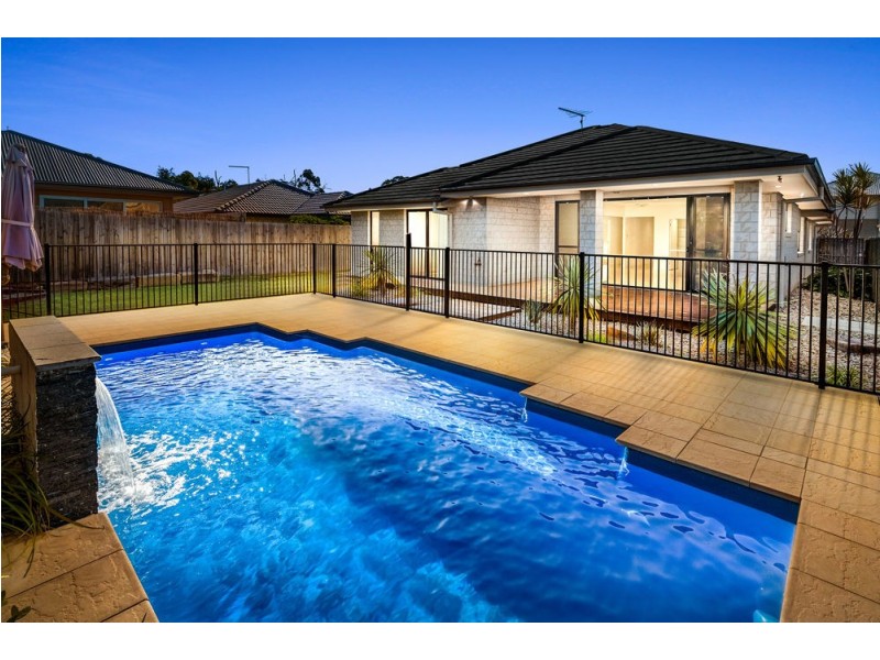 17 Edmund Circuit, North Lakes QLD 4509