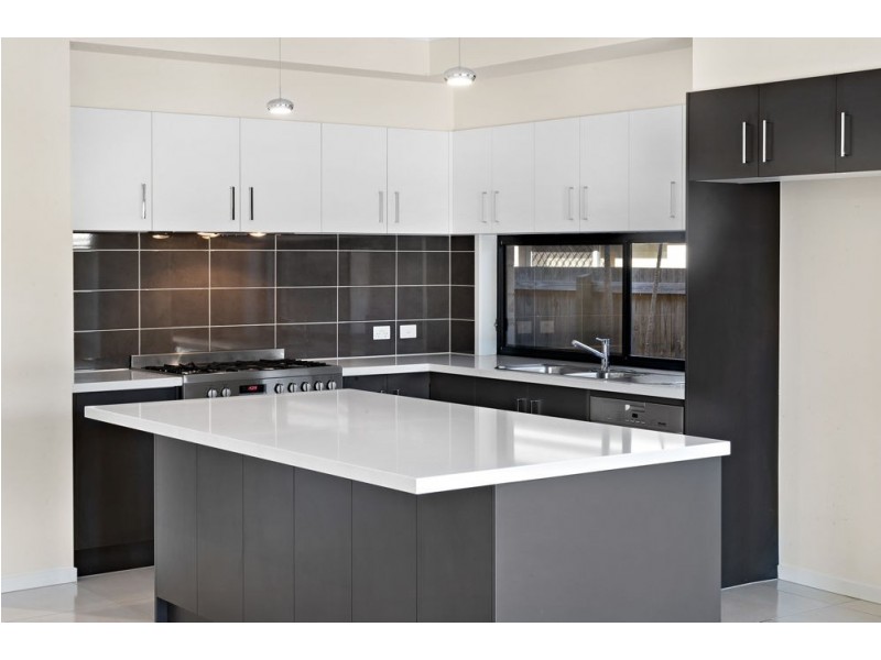 17 Edmund Circuit, North Lakes QLD 4509