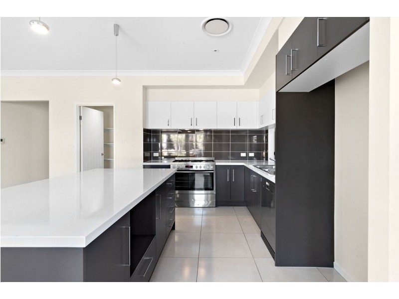 17 Edmund Circuit, North Lakes QLD 4509