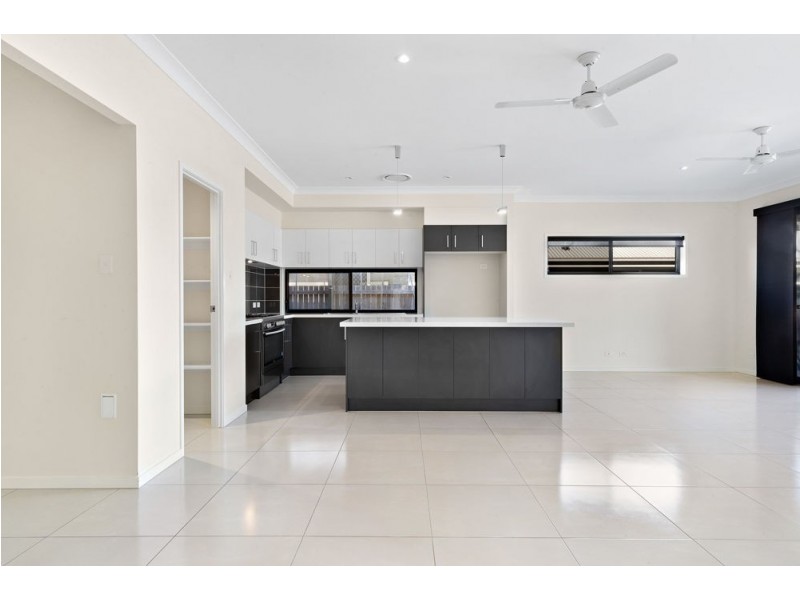 17 Edmund Circuit, North Lakes QLD 4509