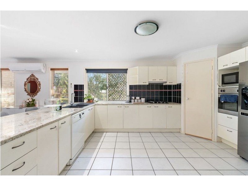 18 Southerden Drive, North Lakes QLD 4509