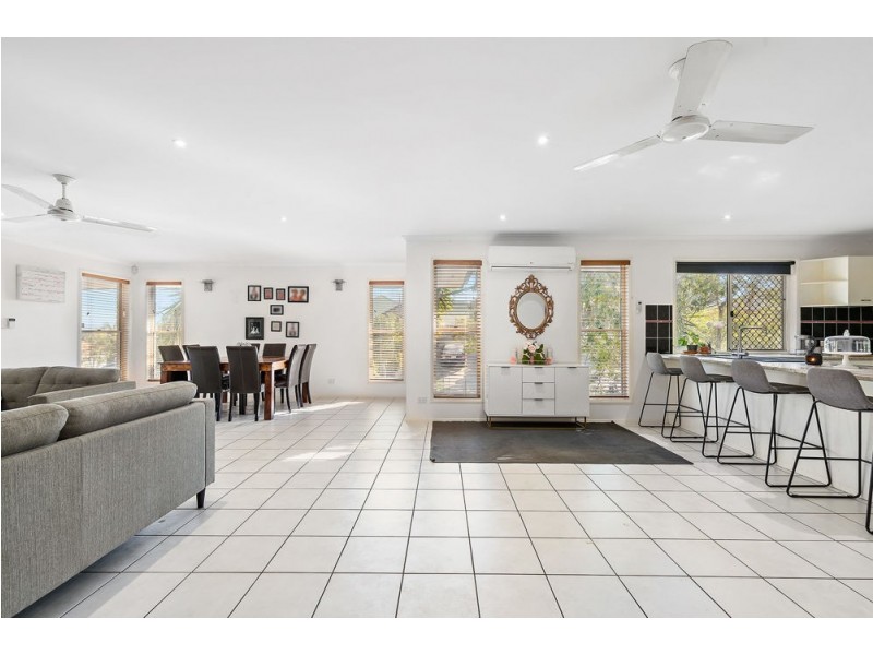 18 Southerden Drive, North Lakes QLD 4509