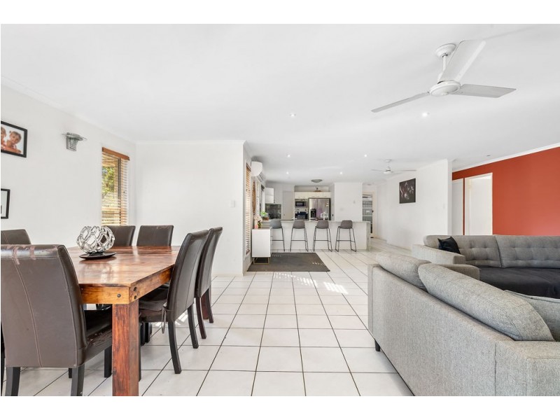 18 Southerden Drive, North Lakes QLD 4509