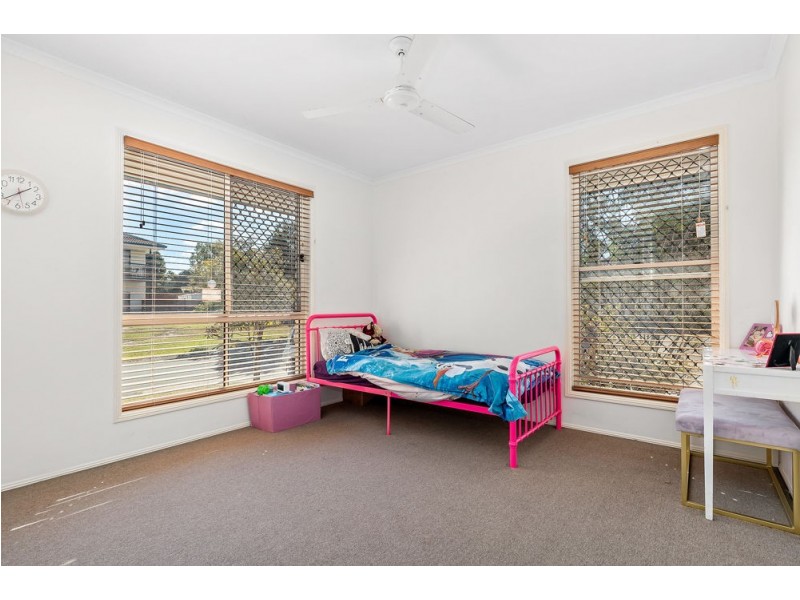18 Southerden Drive, North Lakes QLD 4509