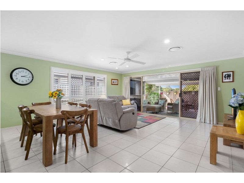 16 Lilly Crescent, Kallangur QLD 4503