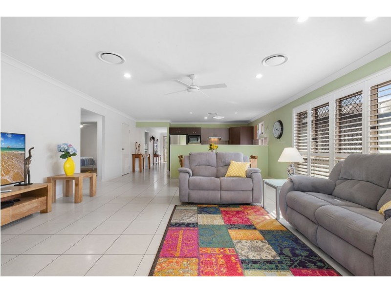 16 Lilly Crescent, Kallangur QLD 4503