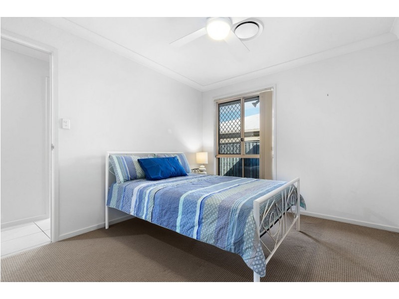 16 Lilly Crescent, Kallangur QLD 4503